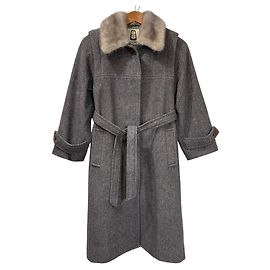 Autre Marque Casaco com cinto e gola de pele Pierre Cardin Marrom