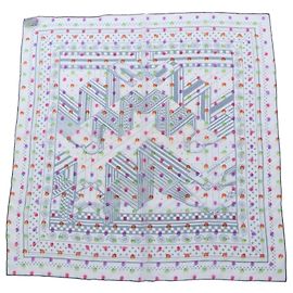 Bufanda Hermès Carre 60 SANGLES EN ZIGZAG BANBANA con puntos de arcoíris Azul Multicolor