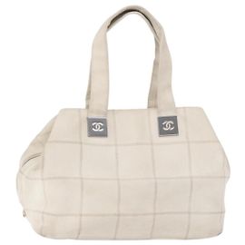 CHANEL Choco Bar Handtasche Leder Weiß Silber CC Auth 178206 Silber Weiß