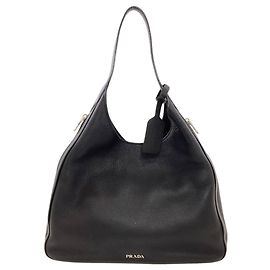 Prada Hobo Schultertasche aus Kalbsleder Schwarz
