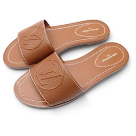 NUOVE SANDALI MULE PIATTE LOUIS VUITTON LOCK IT 37 LOGO LV Cammello
