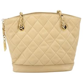 Chanel Vintage CC Chain Shopper em couro matelassê Bege