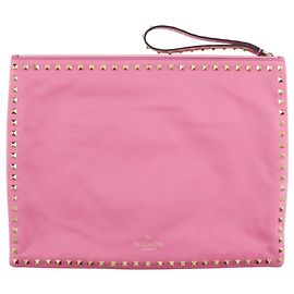 Clutch Valentino Rockstuds Rosa