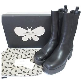 Max Mara WEEKEND Leather Chelsea Boots Black