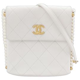 Borsa a tracolla Chanel Pearl Chain Hobo in pelle bianca Bianco