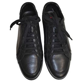 Prada Leder-Sneaker mit Schnürung Schwarz