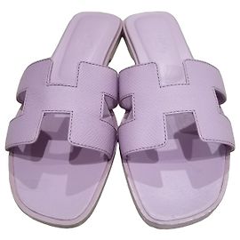 Hermès Sandálias Oran em couro Epsom Roxo