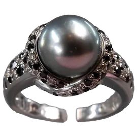 Bague Mauboussin en or blanc 18K diamants et perle grise Blanc