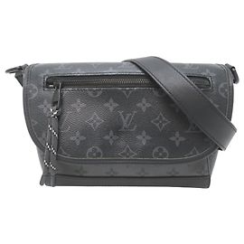 Louis Vuitton Pulse Messenger Shoulder Bag Black