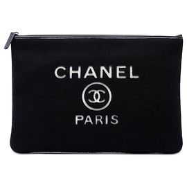 Clutch Chanel Black Large Wool Felt Deauville O Case Nero