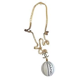 Collar Chanel Basketball CC Logo Colección Runway 2024 Blanco Dorado