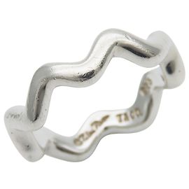 Anel de prata Tiffany & Co. com design Zigzag Wave Prata
