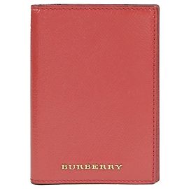 Capa de passaporte Burberry Logo Rosa em couro envernizado Rosa