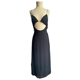 Yves Saint Laurent Robe Saint Laurent Paris, collection Printemps-Été 2021. Noir