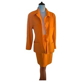 Conjunto de Saia Chanel Vintage em Tweed - Damasco Outro