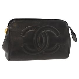 Pochette CHANEL de piel de cordero negra y oro CC Auth bs35075 Negro Dorado
