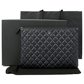 Chanel Clutch Classic Large em Pele Caviar Azul