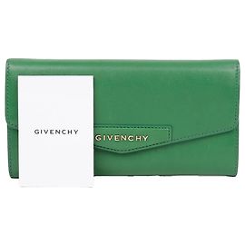 Givenchy Antigona Long Wallet Grün