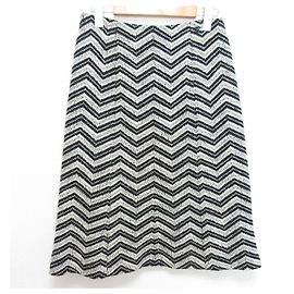 Chanel Chevron Coco Mark Tweed-Rock Schwarz Silber Weiß