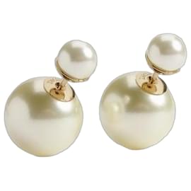 Christian Dior Pendientes Blanco roto