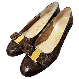 Salvatore Ferragamo Vara Crocodile-Embossed Pumps Brown