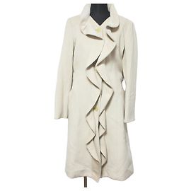 Autre Marque Cappotto lungo in lana d'angora con design a volant e note agrumate Beige