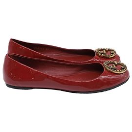Bailarinas Gucci Studded GG en charol color burdeos Roja Burdeos
