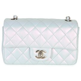 Chanel Mini Flap Rectangular en piel de cabra acolchada azul iridiscente Azul