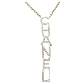 Colar com logotipo CHANEL em metal Champagne Gold CC Auth 178801SM Dourado
