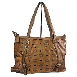 MCM Visetos Bolsa Tote com Pingente de Urso Marrom