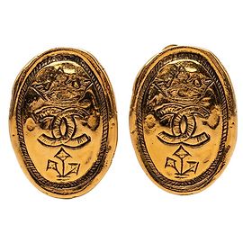 Orecchini ovali vintage Chanel Coco Mark D'oro
