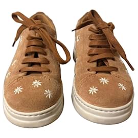 Autre Marque Camper Sneaker aus braunem Wildleder mit Blumenstickerei Kamel