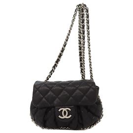 Bolsa de ombro com corrente em couro de vitelo preto Chanel Preto