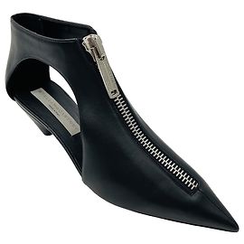 Stella Mc Cartney Chaussures / Bottines en cuir vegan noires avec détails de fermeture éclair argentée Stella McCartney Noir