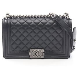 Bolsa tiracolo Boy da Chanel em couro de vitelo granulado preto Preto