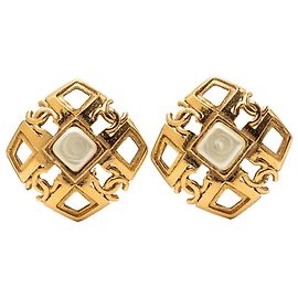 Boucles d'oreilles clips Chanel Gold CC plaqué or ornées de perles Doré