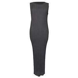 Robe midi sans manches Pleats Please en polyester noir Issey Miyake Noir