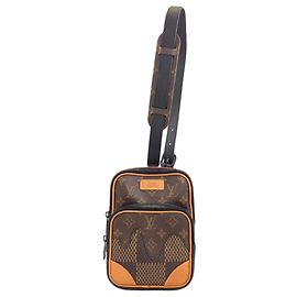 Louis Vuitton N40379 Amazon Sling Bag Monogramme