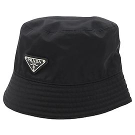 Cappello bucket imbottito Prada Re-Nylon Nero