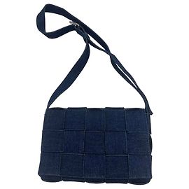 Borsa a tracolla Bottega Veneta Cassette Maxi Intrecciato Denim Blu navy