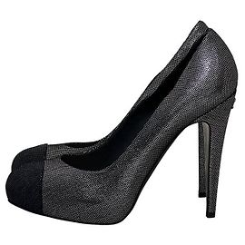 Chanel Wildleder-Pumps mit Interlocking CC Logo - Größe 41 gebraucht (NWOB) Andere