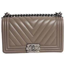 Chanel Bolsa Boy em couro com matelassê chevron médio cinza 2014 Cinza