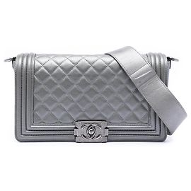 Chanel Boy Flap em pele de cordeiro matelassê cinza Old Medium Marrom Cinza antracite