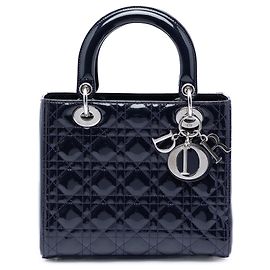 Lady Dior Cannage aus Lackleder in Lila, Größe Medium Lila