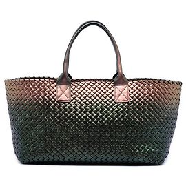 Cabas Cabat en nappa Intrecciato iridescent marron taille Medium de Bottega Veneta Marron Autre Vert foncé