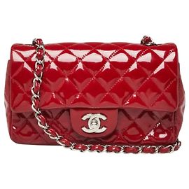 Bolsa Chanel Classic Flap em couro envernizado vermelho Vermelho