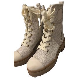 Botas de combate Michael Kors MK Monogram Marrom Bege