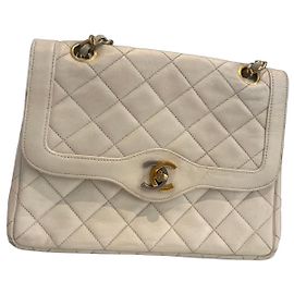 Chanel Diana gesteppte Lederhandtasche - Weiß Weiß