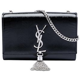 Saint Laurent Bolsa Transversal Kate Tassel em Verniz Preto Chevron Monogram Médium Preto