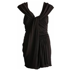 Elie Saab, vestido negro con cuello halter. Negro